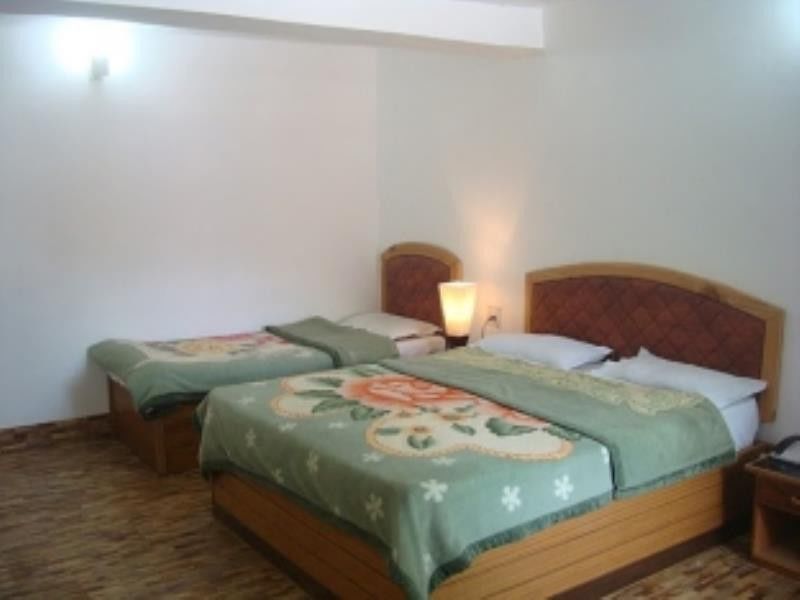 Hotel New Bharat Bhimtal Ngoại thất bức ảnh