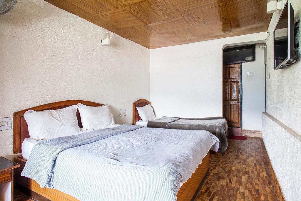 Hotel New Bharat Bhimtal Ngoại thất bức ảnh